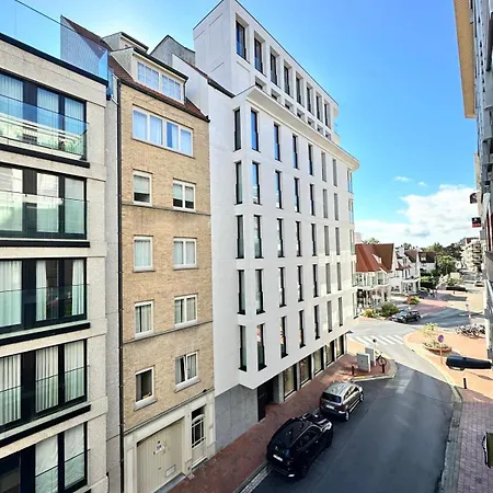 Spacious & Bright Steps From The In Apartamento Knokke-Heist