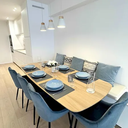 Spacious & Bright Steps From The In Knokke-Heist