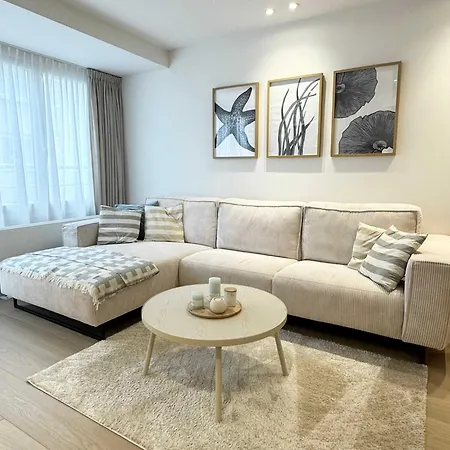 Spacious & Bright Steps From The In